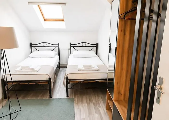Apartment Light-filled 4-bedroom Attic Flat With Air Conditioning